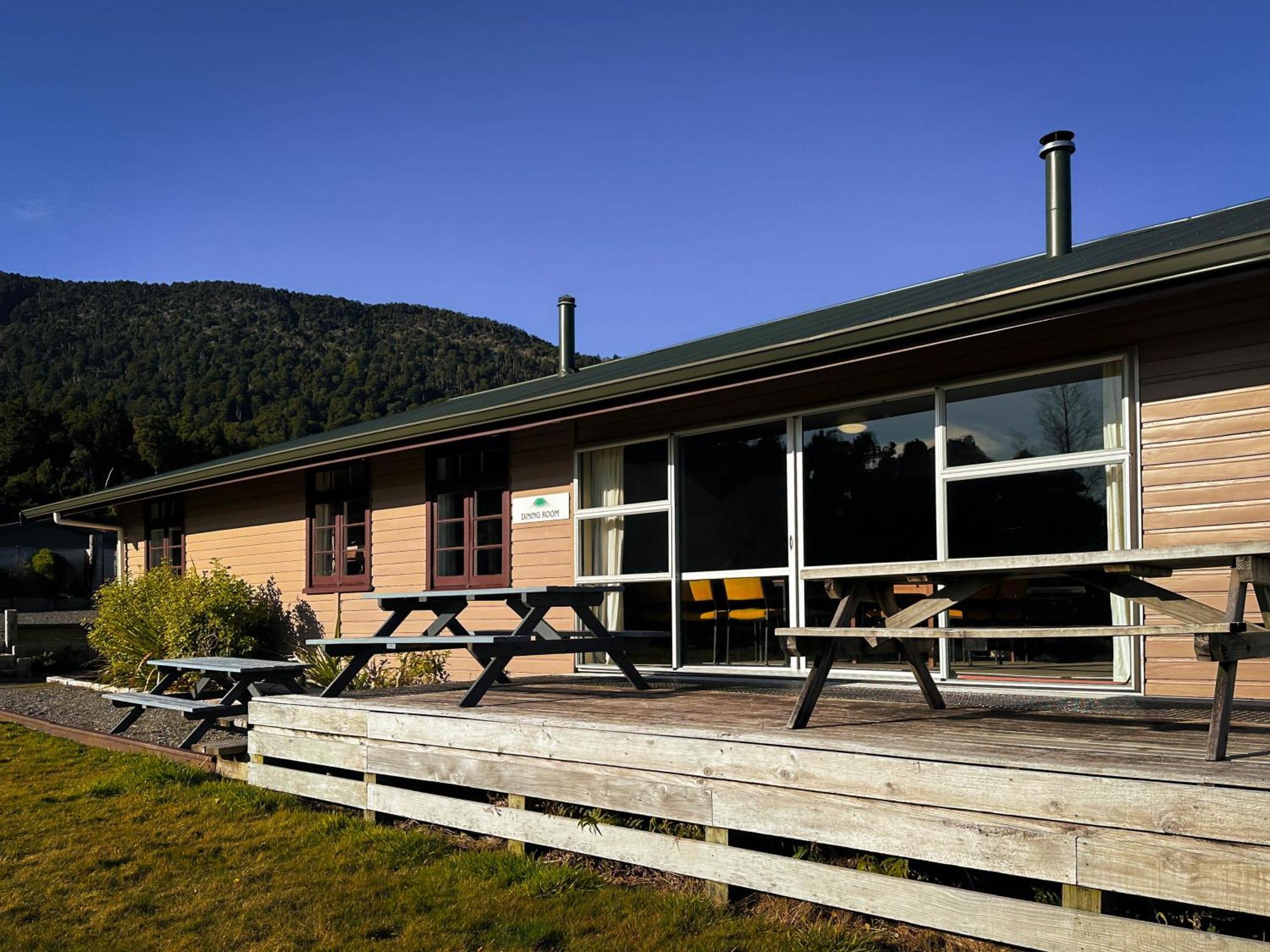 The Crossing Lodge & Backpackers Erua Εξωτερικό φωτογραφία